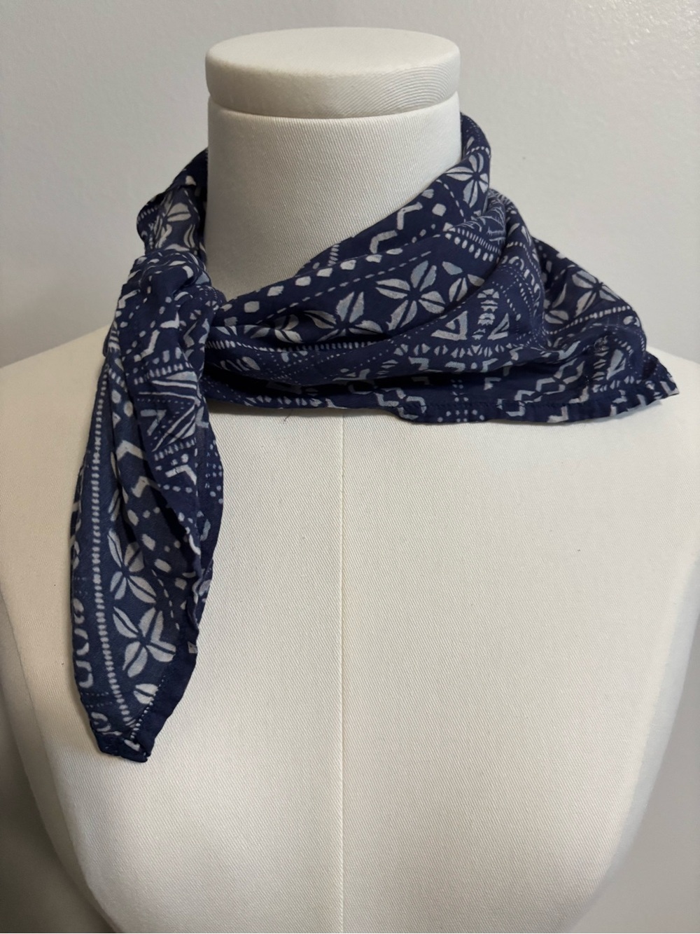 Navy & White Geometric Patterned Scarf 20x18